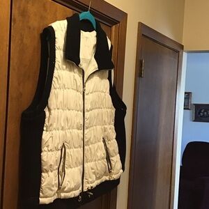 Calvin Klein Black and White Quilted Vest size 3X
